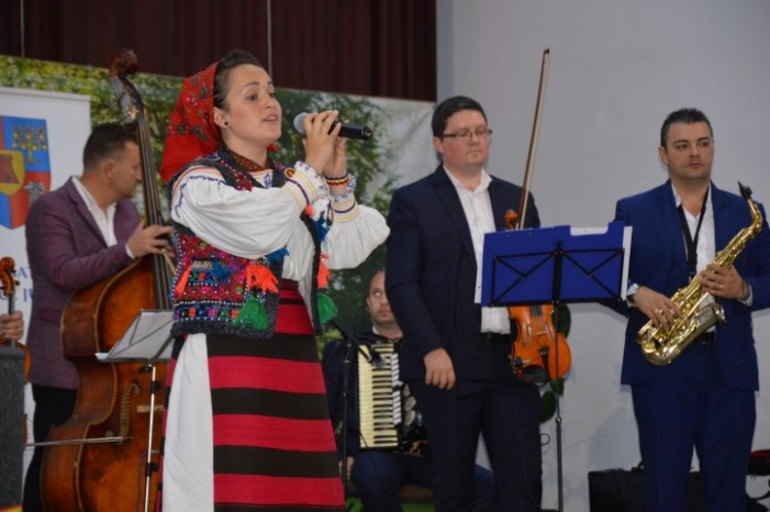 „Rozmarin în colţu` mesii”, la a II-a ediție