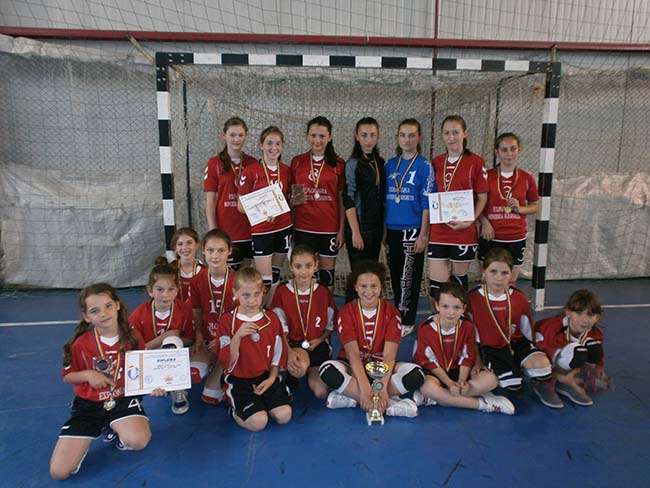 Negrești-Oaș: Echipe din trei județe concurează la „Cupa Olimpus”, la handbal fete