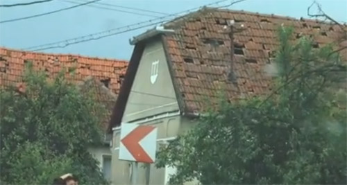 Cum arată casele de la Supuru de Sus după grindină (video)