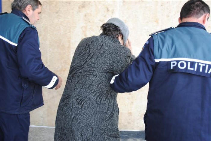 Sătmăreancă condamnată pentru înșelăciune, prinsă de polițiștii dâmbovițeni