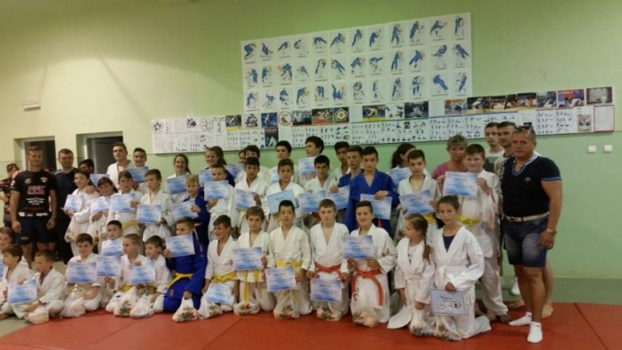 Zeci de copii au participat la „Cupa 1 Iunie” la judo