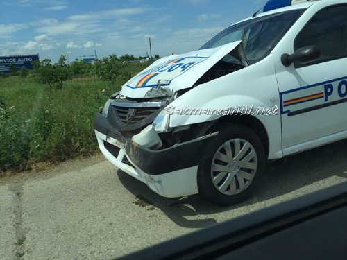 Accident provocat de o mașină de poliție la intrarea în Satu Mare (galerie foto)