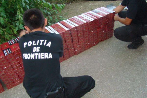 Polițist de frontieră din Tarna Mare, lovit de un contrabandist