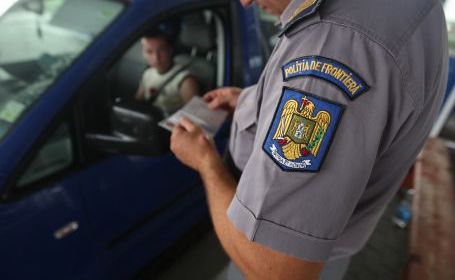 Două mașini furate, depistate de polițiștii de frontieră