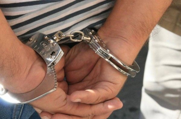 Un oltean a furat bani dintr-o firmă, apoi a dat foc clădirii