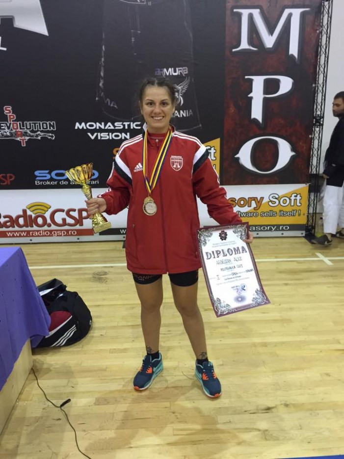 Alice Ardelean a cucerit două medalii de aur la Campionatul Național de Kempo MMA (Foto)