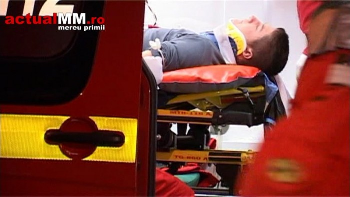 Impact violent între o autoutilitară și un autobuz (Foto&Video)