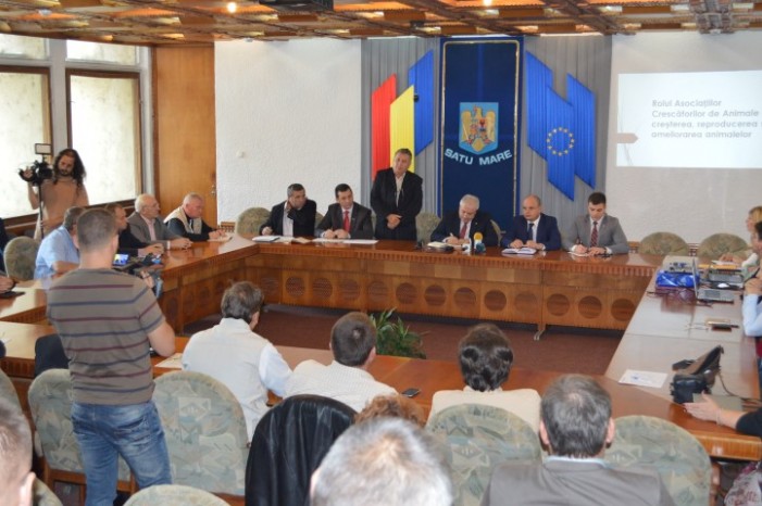 Fermierii sfătuiți să se asocieze pentru a accesa fonduri europene