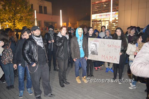 Un protest mai cerebral vineri seara la Satu Mare (Foto&Video)