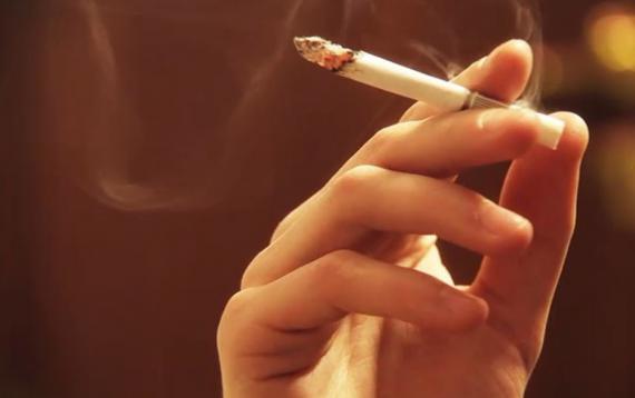 Fumatul interzis prin lege în toate spaţiile publice închise