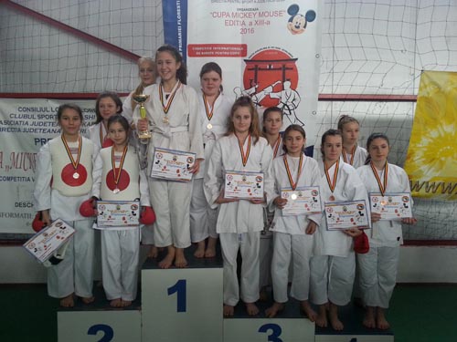 Evoluții excelente pentru micii karateka de la CSM Satu Mare