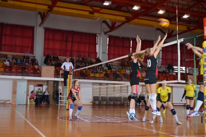 Volei: CSM Satu Mare-CSU Oradea 2-3