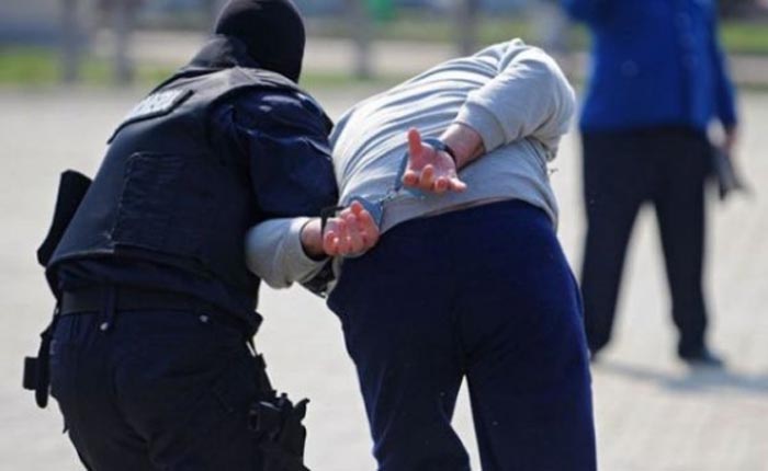 Tâlhar de 17 ani, prins de polițiști