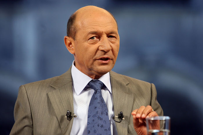 Traian Băsescu nu poate schimba numele partidului Traian Băsescu nu poate schimba numele partidului
