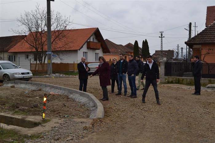 A început modernizarea a nouă străzi din Negrești-Oaș
