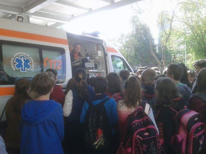 „Școala altfel” la Serviciul Județean de Ambulanță