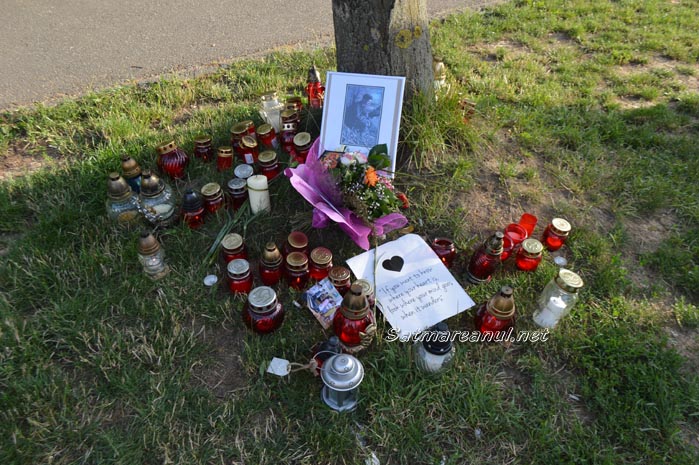Ultim omagiu pentru tânărul mort în accidentul de la Satu Mare (Foto)