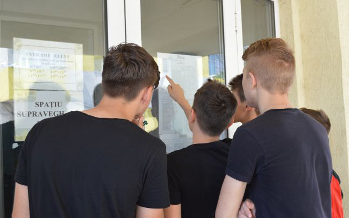 Vezi ierarhia absolvenților de clasa a VIII-a în urma Evaluării Naționale