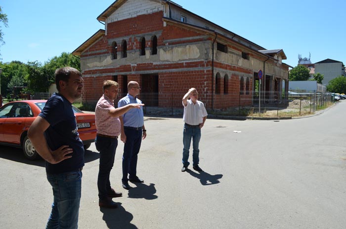 Continuă modernizarea parcărilor din cartiere