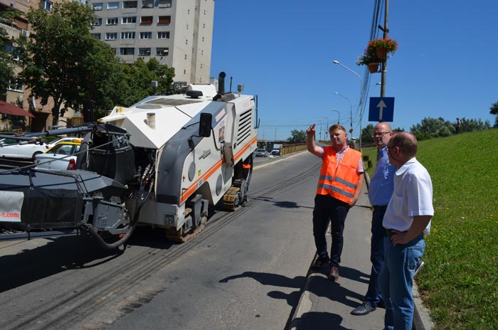 Podul Decebal încă nu a fost închis. Se lucrează la rampa de urcare dinspre B-dul Transilvania (Foto)