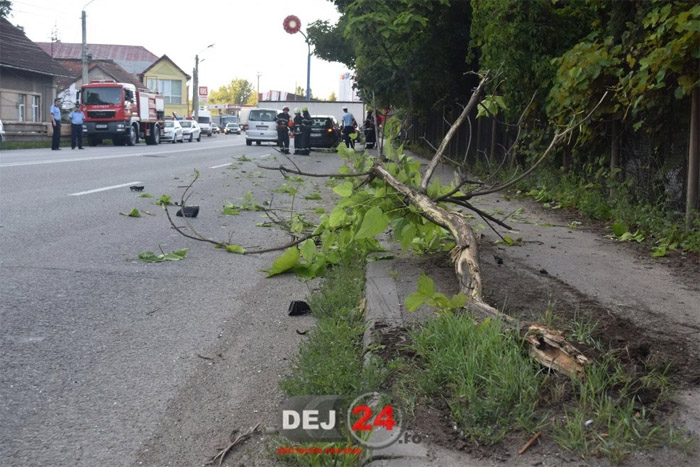 TIR înmatriculat în Satu Mare, implicat într-un accident în Dej (Foto&video)
