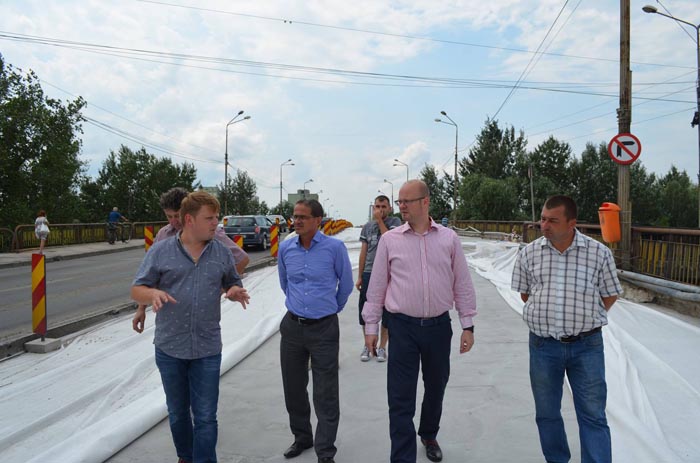 Vezi când începe asfaltarea Podului Decebal
