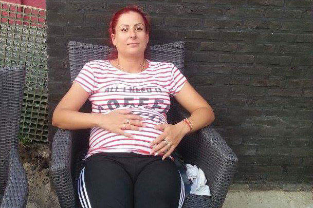 Sătmăreancă gravidă lăsată pe drumuri de o firmă de transport din Satu Mare
