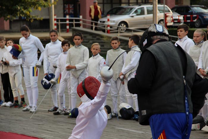 Mușchetarii sătmăreni, cheamă copiii la scrimă (Foto)