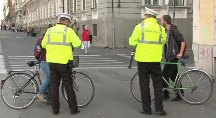 Pietoni, bicicliști și căruțași, amendați de polițiști