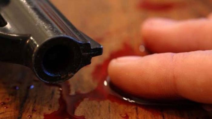 Crimă sau sinucidere: Polițist găsit împușcat în cap