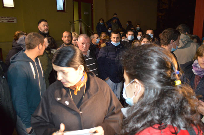 Vezi ce a discutat Marcela Papici cu protestatarii de la UPU Satu Mare (video)