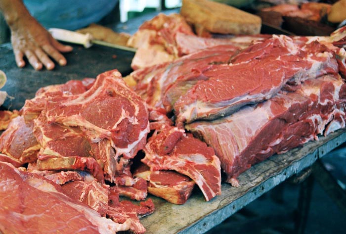 Zeci de kilograme de carne, confiscate