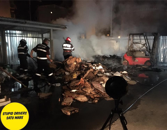 Incendiu la un supermarket din Micro 17 (Foto)