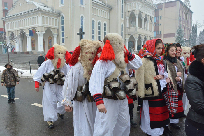 Festivalul Datinilor și Obiceiurilor de Iarnă, în a doua zi de Crăciun, la Negrești-Oaș (Foto)