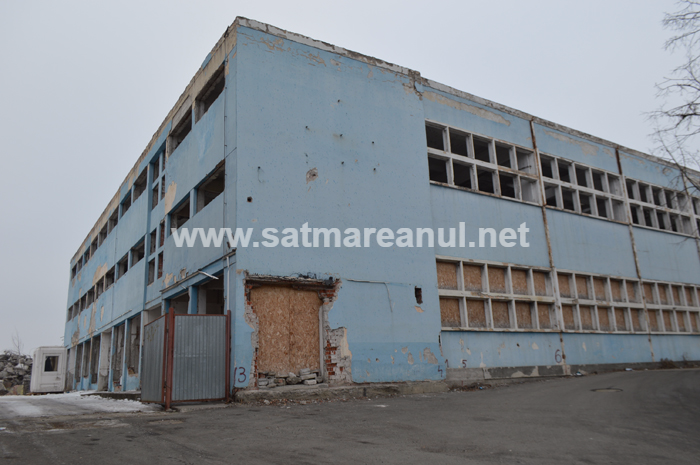 Începe demolarea fostei fabrici de scaune, locul unde va fi construit noul magazin Kaufland