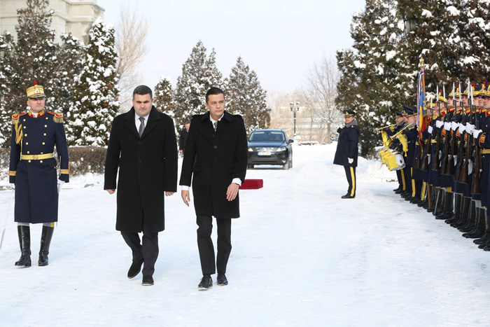 Premierul României s-a întâlnit cu ministrul Apărării, Gabriel Leș. Despre ce au discutat (Foto)
