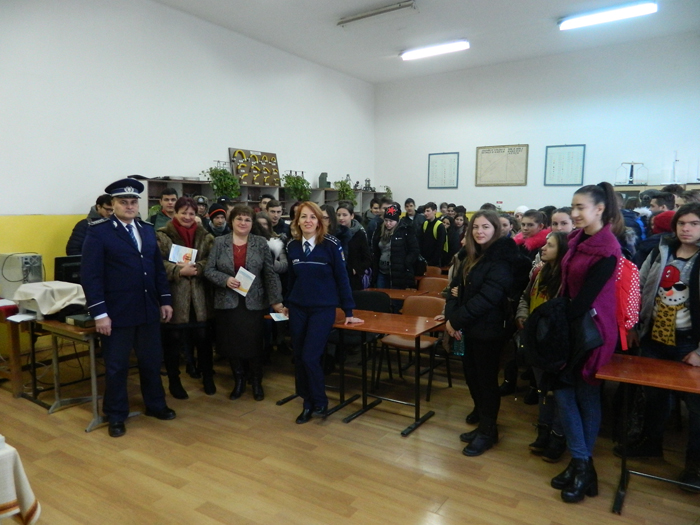 Elevii de la Liceul „Iuliu Maniu” din Carei învață cum să prevină violența sexuală