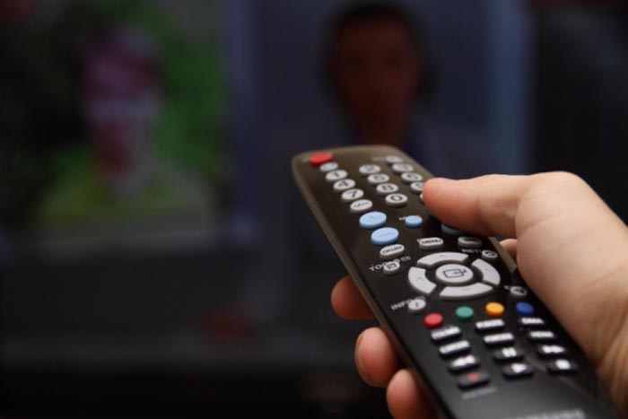 Taxa auto și taxa Radio-TV dispar de azi