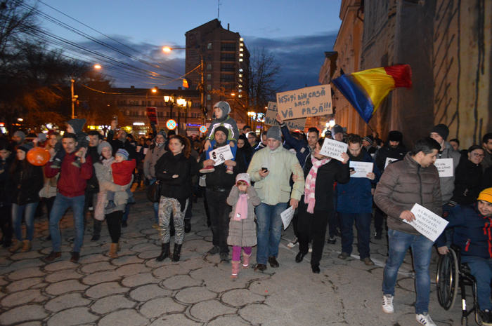 Sute de oameni au protestat la Satu Mare (Galerie foto&video)