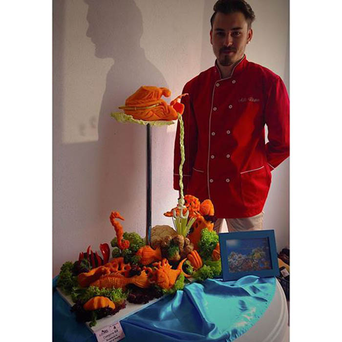 Adrian Râpa, cel mai bun sculptor în fructe. Sătmăreanul a cucerit locul I la GastroPan (Foto)