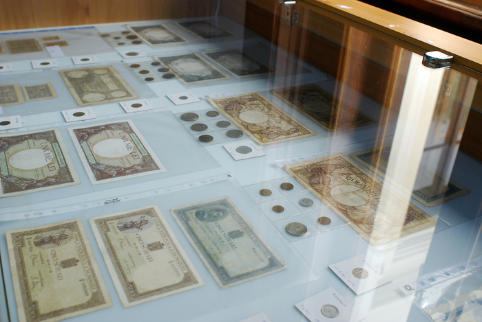 Expoziție de bancnote la Castelul Karolyi (Foto)