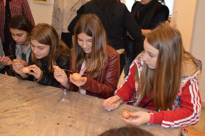 Lecții de încondeiat ouă, la Muzeul de Artă (Foto&video)
