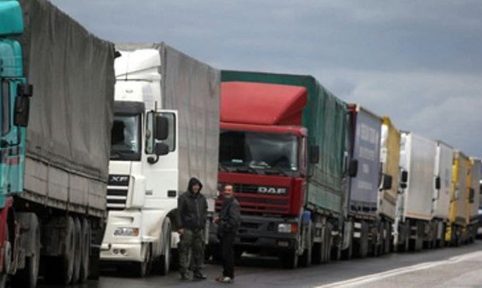 Trafic intens de TIR-uri, la granița cu Ungaria