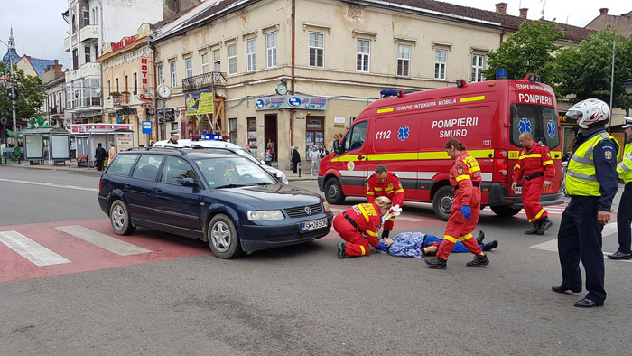Accident grav lângă Casa de Modă. Femeie lovită pe trecerea de pietoni (Foto)
