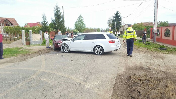 Accident cu trei răniți. Vezi detalii (Foto)