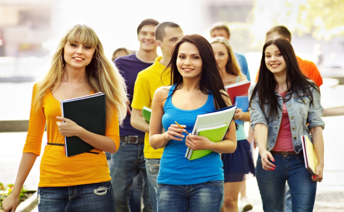 AJOFM către angajatori: Luați elevi și studenți la muncă, pe perioada vacanței de vară