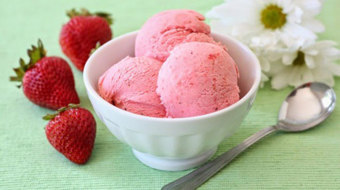 Cum să prepari cea mai delicioasă înghețată de căpșuni