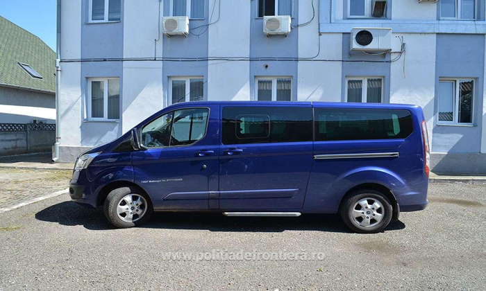 Microbuz căutat de Interpol, descoperit la Urziceni