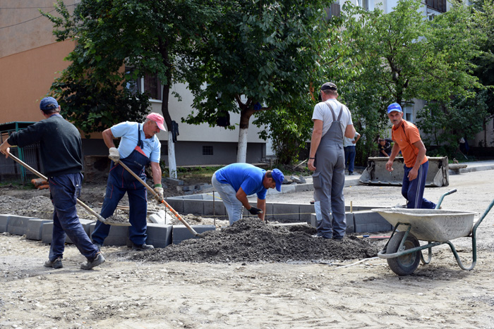 Se lucrează la parcările din Micro 17 (Foto)