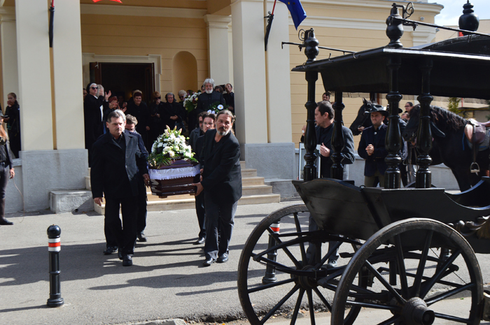 Adio, Vasile Blaga. Îndrăgitul actor, aplaudat în fața Teatrului de Nord (foto&video)